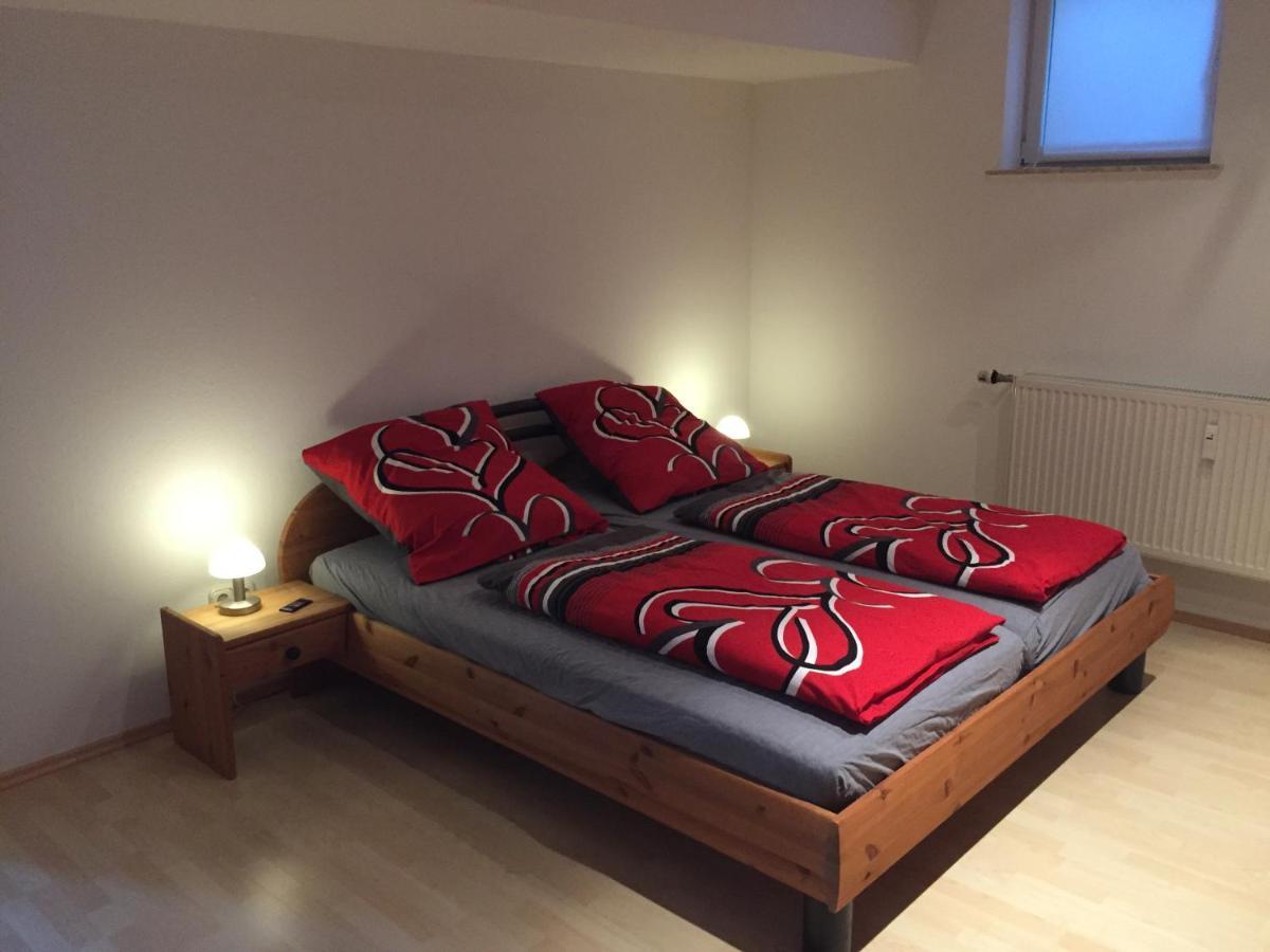 Ferienwohnung Mimi Souterrainwohnung Кастеллаун Экстерьер фото